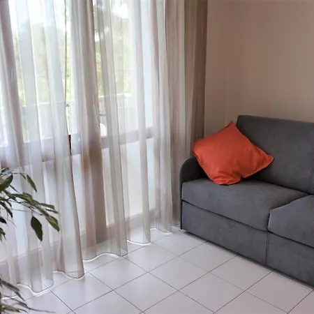 Spacious With Terrace In A Quiet Area In The Centre Of Lignano Pineta * リニャーノ・サッビアドーロ